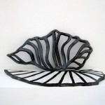 Blatt und sein Gerippe | gebrannter und glasierter Ton | 2-teilig: 6 x 58 x 25 cm, 1 x 58 x 25 cm | 2010