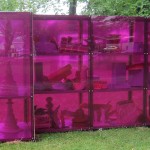 Rosa Regal zum Thema Chaos und Ordnung | Metallregal, Keramik, Acrylglas | Arthur Schnitzler Park Baden | 2015